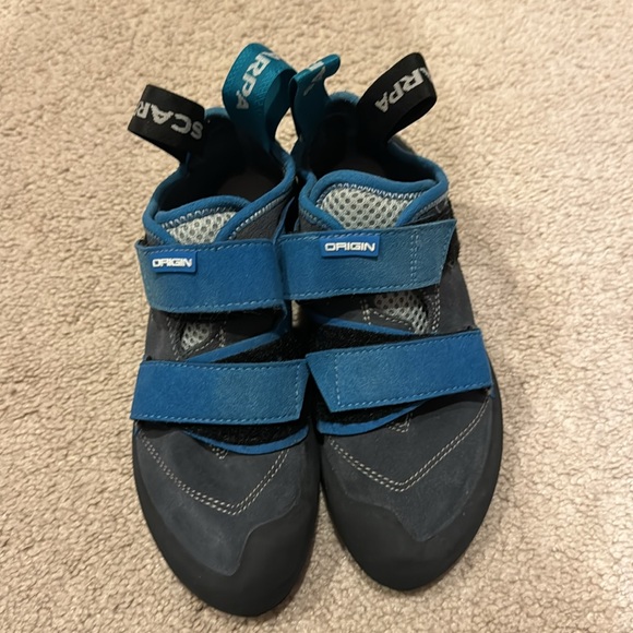 Scarpa origin climbing shoes made in Italy leather almost new - Picture 2 of 6